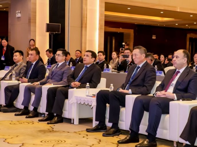 国际教育学院桑龙扬院长赴广州出席中国 — 乌兹别克斯坦产业与投资合作论坛